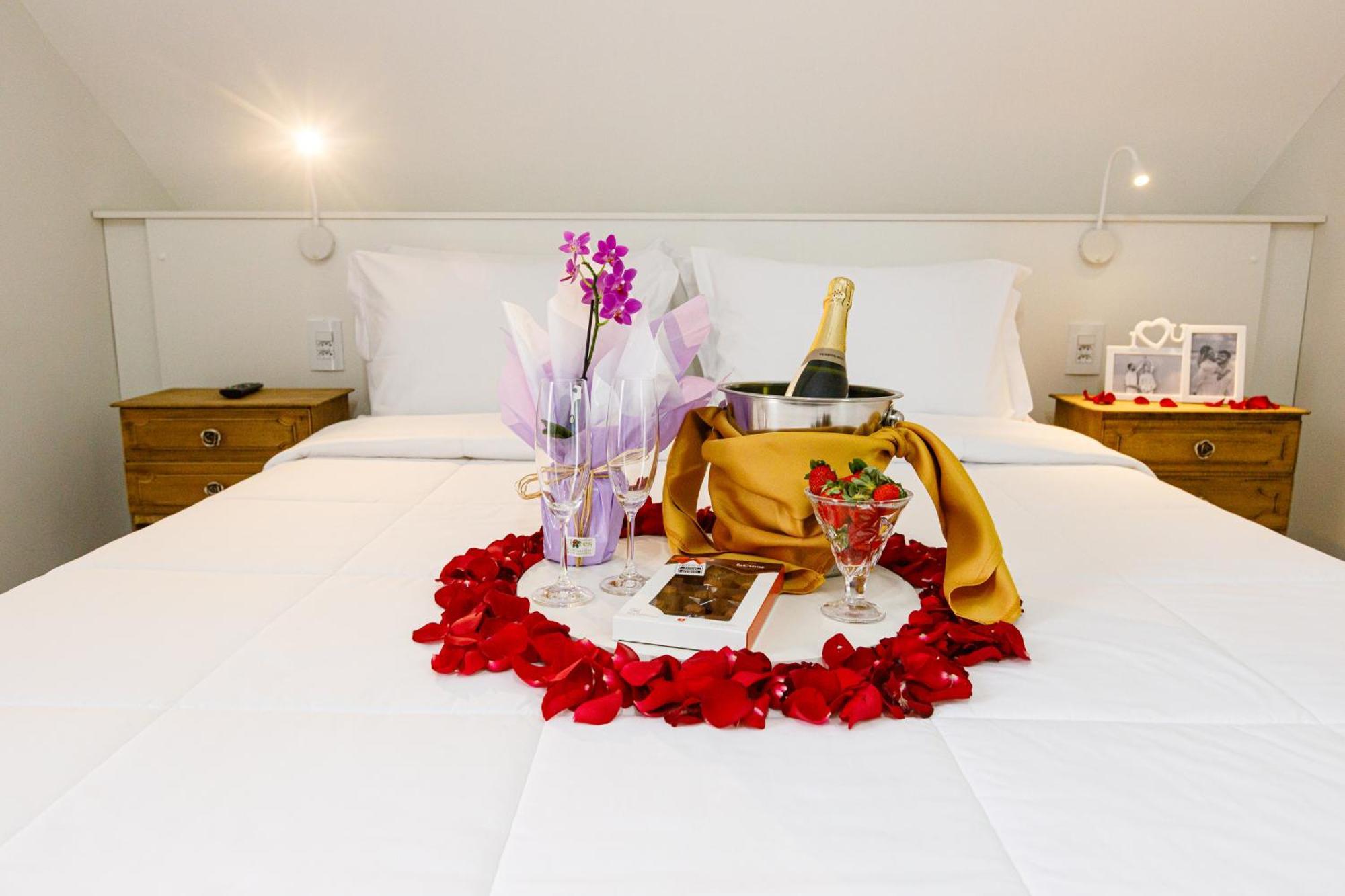 Filimahalo Hotel แซร์ฮาเนกรา ภายนอก รูปภาพ